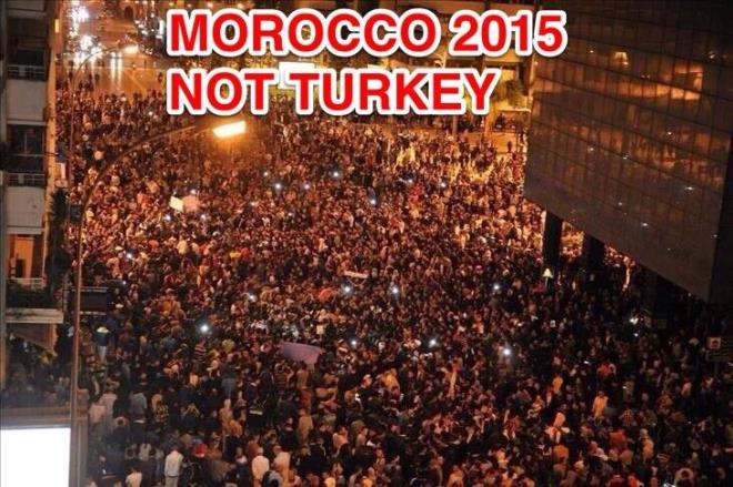 Darbe giriimi sonras sokaa dklen halk olduu iddia edilen aadaki fotoraf Fas&#8217;tan ve 2015&#8217;ten  <br>  kaynak: matakanfoca.com