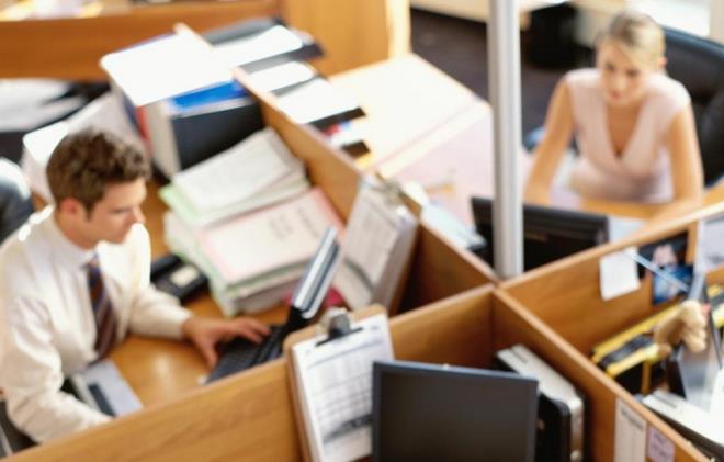 GENELGE RETMENLER KAPSAMIYOR Habertrk Gazetesi'nden Deniz iek'in haberine gre genelgenin, okullarn tatil olmas nedeniyle retmenleri kapsamad ortaya kt.