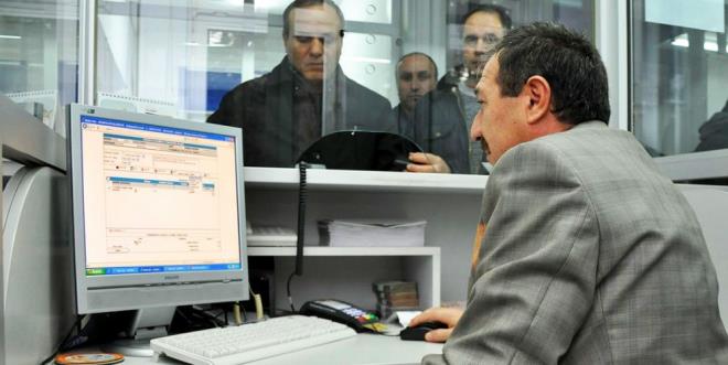 ehir dnda olanlar da grevlerine devam edecek. zin dneminde yurtdnda olan personel de ayn ekilde iznini yarda keserek grevine dnecek. Raporlu ya da refakati olan personel de kapsam dnda grlyor.