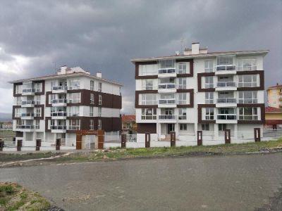 <p><b>2-Eskiehir-Batkent</b></p>     yl nceki ortalama metrekare fiyat:400 TL    <p>imdiki ortala metrekare fiyat:2000 TL</p>    Deiim oran:Yzde 400,0    <p><b>Neden prim yapt?</b></p>    niversitelerin varl, Ankara, stanbul, zmir ve Diyarbakr'dan gelen gayrimenkul yatrmclarnn yatrm yapmalar.    <p><b>Gelecek  yla ilikin beklentiler</b></p>    Babakan'n kente iki yeni niversite daha yaplacan aklamas prim yapmaya devam edecei umudunu yaratt.