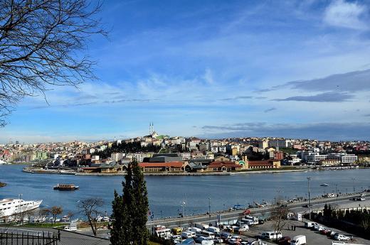 <p><b>9-Eyp-Stlce</b></p>     yl nceki ortalama metrekare fiyat:1000 TL    <p>imdiki ortala metrekare fiyat:3500 TL</p>    Deiim oran:Yzde 250,0    <p><b>Neden prim yapt?</b></p>    Hali Kongre Merkezi'nin faaliyete gemesinin ardndan yatrmclarn dikkatini ekmeye balayan semt, otel yatrmlarnn da cazibe merkezi haline geldi.    <p><b>Gelecek  yla ilikin beklentiler</b></p>    Be yldzl turizm tesisi ve ynetim binalarnn hzla artmas, Hali Port gibi projelerin hayata gemesiyle m2 fiyatlarnn artaca tahmin ediliyor.