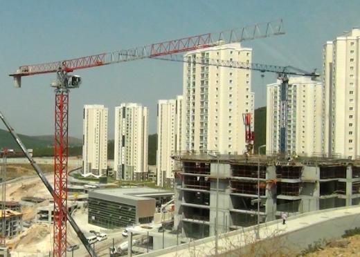 <p><b>7-Maltepe-Babyk</b></p>     yl nceki ortalama metrekare fiyat:400 TL    <p>imdiki ortala metrekare fiyat:1500 TL</p>    Deiim oran:Yzde 275,0    <p><b>Neden prim yapt?</b></p>    Kentsel dnm faaliyetlerinin srd blgenin yldz parlamaya balad    <p><b>Gelecek  yla ilikin beklentiler</b></p>    Metro ann blgeye ulamas ile blgenin prim potansiyeli barndrd belirtiliyor.