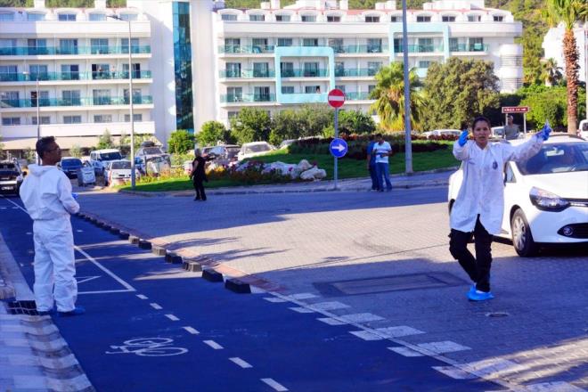 YAZICI: HELALLETLER...    "lk haberi alan biziz" diyen Yazc, darbe giriiminin Marmaris'e ulat o anla ilgili olarak, "Koruma ba mdrne haber geldiinde ben de yanndaydm. Koruma ba mdr hemen eve girdi" dedi.