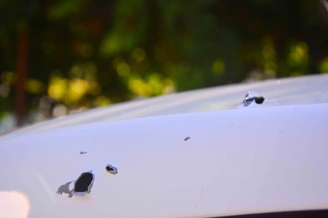 ok kzd, ok sinirlendi. Aslnda burada gidilecek tek bir yol var, baka yol yok, her yer de kesilmi. Baka bir k iin neriler konuuluyordu. Tm bunlara ramen hibir panii yoktu, hatta bizi rahatlatan da kendisi oldu. Hibir ekilde geri adm atmad. Nasl gitti ben anlamadm. O kadar korkun bir durumda, ok byk bir cesaret ister."