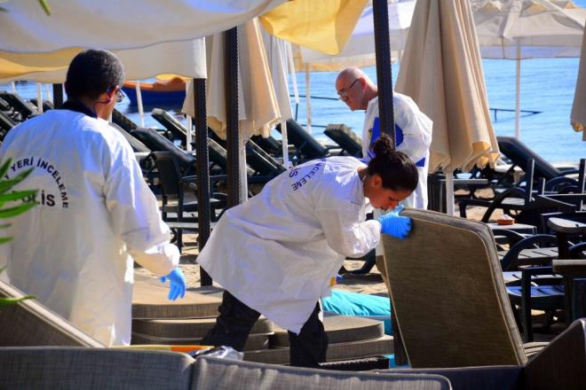 ankaya, "Helikopterler bizi timler halinde yere indirdi. Youn ate altnda kalmtk. Telsizden operasyon dzenlediimiz kiinin ayrld bilgisini edinince geri ekilmeye karar verdik. Helikopterler yerden alan youn ateten dolay alalamad. Farkl noktalara kamaya karar verdik. Ben ormanlk alana katm" dedi.