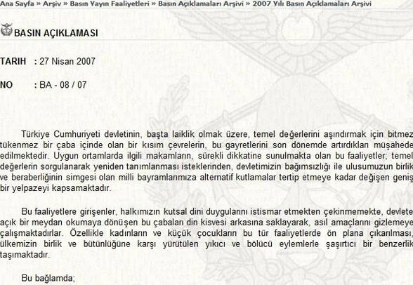 Kamuoyunda hakim olan gr, basn aklamasnn bir muhtra mahiyetinde olduu ynndedir ve internet araclyla yapld iin aklamaya "e-muhtra" ad verilmitir.