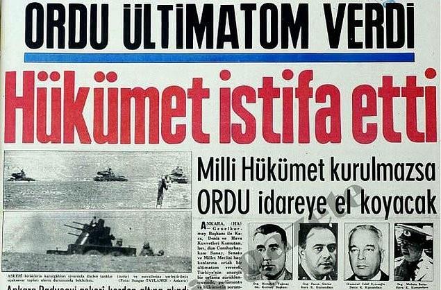 4. 12 Mart 1971 Muhtras    <br>1969 seimlerinden sonra Sleyman Demirel ynetimindeki Adalet Partisi iktidara gelmiti. Cumhuriyet Halk Partisi ise ana muhalefet konumundayd. Fakat 1968 ylndan beri sre gelen anari ve terr olaylar lkeyi gnden gne ypratmaktayd. Sk sk yaanan renci hareketlerine kar, polis ile niversite rencileri arasnda atmalar vuku buluyordu. Bu gvenlik zafiyetlerinin yaand dzensiz ortam, ordunun mdahalesini hazrlayan temel etkendi.