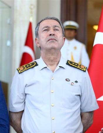 20 SAAT BOYUNCA NELER YAADI?    <p>    Genelkurmay Bakan Orgeneral Hulusi Akar, Genelkurmay Karargah'nda derdest edildikten sonra 20 saat alkonuldu.