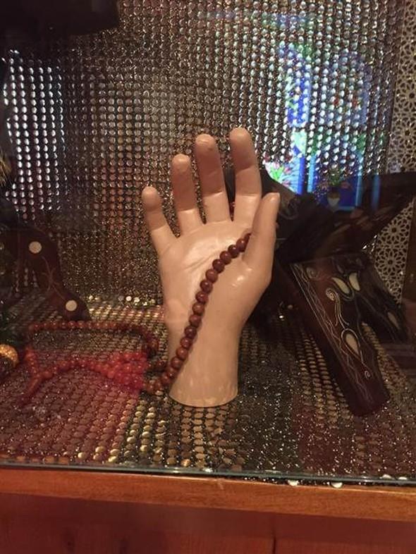 �zmir Emniyet M�d�rl��� Mali Su�larla M�cadele �ube M�d�rl��� ekiplerinin operasyonlar�nda elde etti�i bilgi ve belgeler ile Milli E�itim Bakanl���'na ba�l� birimlerin incelemeleri sonucu FET�'ye eleman kazand�rd���, mali destek sa�land��� iddialar� do�rultusunda, merkezleri �zmir'de bulunan Sema A� ile �elale A�'ye kayyum atand�.