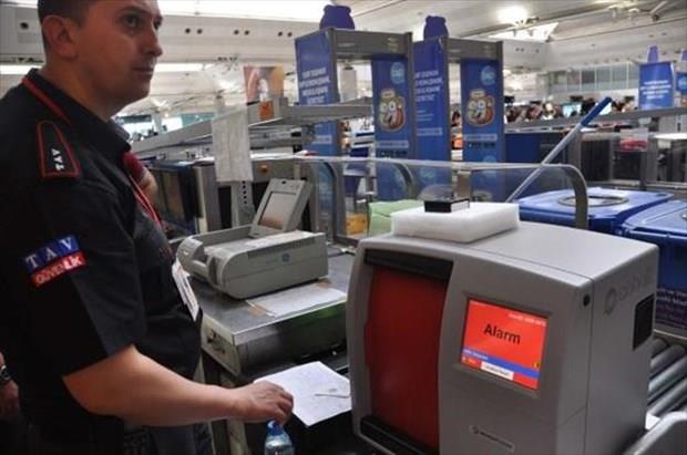 Emekli ya da BA�KUR'a ba�l� vatanda�lar�n yanlar�nda SGK d�k�mleri olmas� gerekiyor.