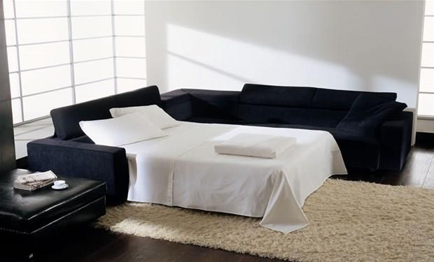 Gece �st�nde yat�lm��, hafif terlenilmi�, pek �ok deri par�as� d�k�lm�� bir yata�� toplay�p �st�n� �rterseniz en az 1.500.000 toz akar�n�n bir araya toplam�� oluyorsunuz.