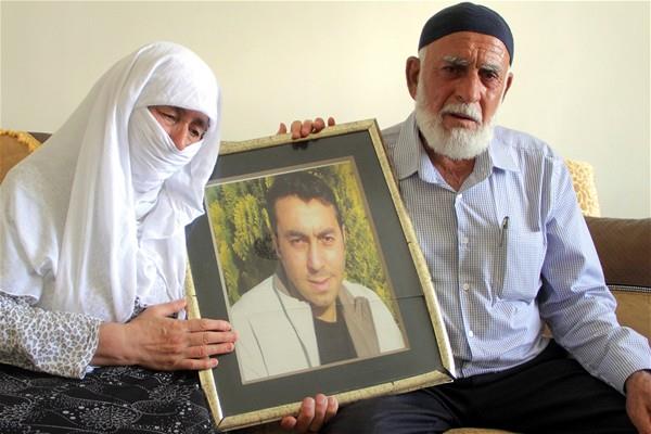 ehit gen "Doktor yaram sarsn tekrar gideceim" demi.<p>    FET'nn darbe giriimini engellemeye alrken Ankara'da ehit olan 31  yandaki Fuat Bozkurt'un ailesi, yaral haldeyken "Doktor yaram sarsn tekrar  gideceim" diyen ve vatan iin cann feda eden oullar ile gurur duyuyor.