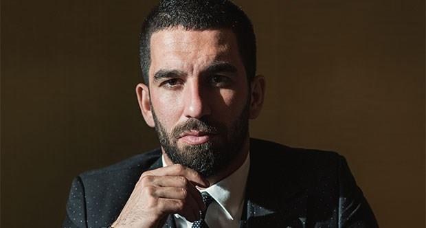 'SEN BULACAIM OVU GRECEKSN'<p>  Arda Turan &#8220;Reklam yldzlndan arta kalan zamanlarnda futbolunu gelitirmeye abalaman tavsiye ederim. La Liga&#8217;nn en kt 11&#8217;ine girerek lkemizi gururlandrdn. Hayat sana gzel, ova devam&#8221; yazan takipisine &#8220;Seni bulacam ov nasl olacak greceksin!&#8221; demiti.