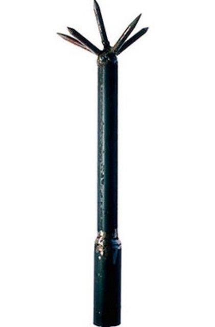 Hapishanenin demir atlyesinde yaplm bir topuz