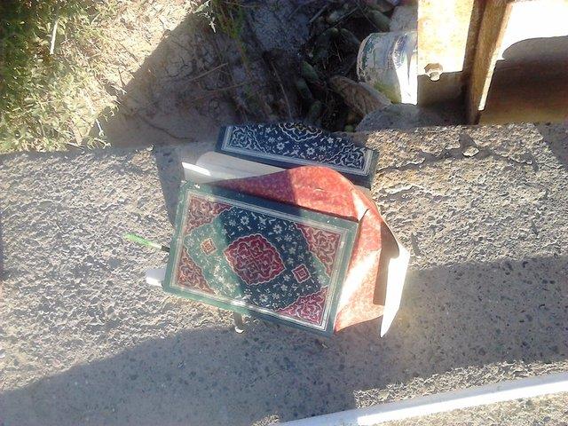 Bata Erzincan, Bingl, Manisa, Bursa ve Osmaniye olmak zere pek ok kentte  FET/PDY ait ok sayda kitap ile Kuran- Kerim sokaa atld.