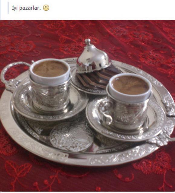 Pazar gn paylalan 'keyif' fotoraflar ve 'yi pazarlar' notu...