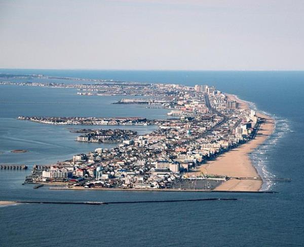 2010`da nfusu 7.102 olarak belirlenen Ocean City`nin yazn nfusu 320.000 ile 345.000 arasda deiiyor. Yaz mevsiminde Maryland`n en popler ikinci yeri oluyor buras.