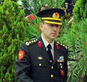 kendisi de Balyoz madurlarndan olan ve FET&#8217;nn kurduu kumpas sonucu uzun yllar cezaevinde kalp ok sevdii askerlik grevinden emekliye sevk edilen Erenolu bu kutsal makama ilikin hi ortaya kmam bir ayrnty aklad.