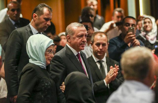 Cumhurbakan Erdoan ve Babakan Binali Yldrm'n da katld programda duygusal anlar yaand.