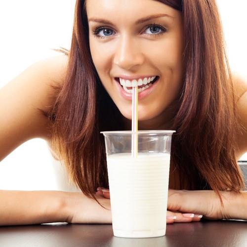 AYRANIN DER FAYDALARI<p>  Dzenli olarak ayran imek sadece bata sindirim sistemi olmak zere i organlarn saln korumakla kalmaz ayn zamanda cilt salnn korunmasna da yardmc olur. Cilt maskelerinde cildin temizlenmesi dnda gne yanklarnn tedavisinde de kullanlmaktadr. Ayran birok cilt hastalklarnn tedavisinde kullanlmaktadr.