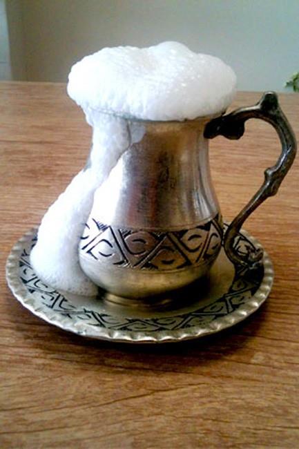 KOLESTROLE Y GELR<p>  Ayran kolesterol seviyesinin salkl seviyede tutulmasna yardmc olur. Ayran kolesterol seviyesinin dzenlenmesine hayati katk salayan bileenler asndan ok zengindir.