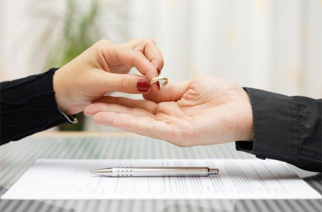 Evlilikte en tehlikeli dnem ilk 5 yl  statistiki veriler, evlilikte en tehlikeli dnemin ilk 5 yl olduunu ortaya koyarken, geen yl gerekleen boanmalarn yzde 39,4', 2006 ylnda ise yzde 42,5'i evliliin ilk 5 yl iinde gerekleti.