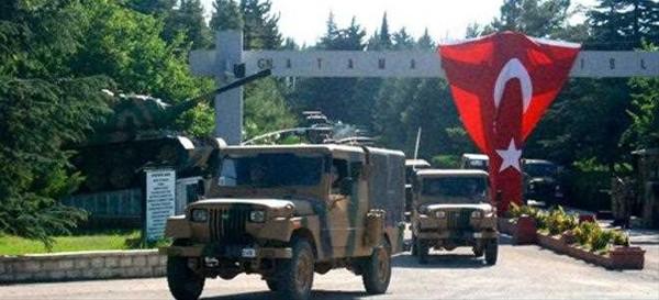 Babakan Yldrm'n Aknc ss'nn ve 15 Temmuz gecesi tanklarn kaca klalarn kapatlaca aklamasnn ardndan gzler bu klalara evrildi. Aknc ss dnda birou stanbul ve Ankara'nn merkez noktalarnda yer alan klalardan hangilerinin kapatlaca belli oldu.,Nereden bir tank kmsa, nereden bir zrhl ara kmsa, buralarn kapatlacana vurgu yapan Babakan Binali Yldrm, "Hasdal, Maltepe, Mamak, Etimesgut, Gvercinlik var, Kara Havaclk Okulu var. Bunlarn hepsi kapatlacak" dedi.