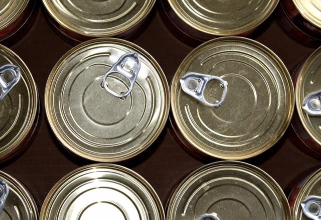 Delinmi konserve kutularndaki ve ikin kaplardaki yiyecekler