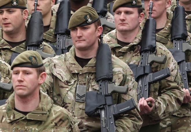 NGLTERE ASKER OKULLARI  Kuvvet komutanlklar bnyesindeki okul ve kurslarda askeri ve ordunun ihtiya duyduu teknik alanlarda personel yetitirilen lkede, ayrca ats altnda lise dzeyinden kurmay dzeyine kadar eitim verilen ok sayda alt okulu barndran Birleik Krallk Savunma Akademisi bulunuyor.