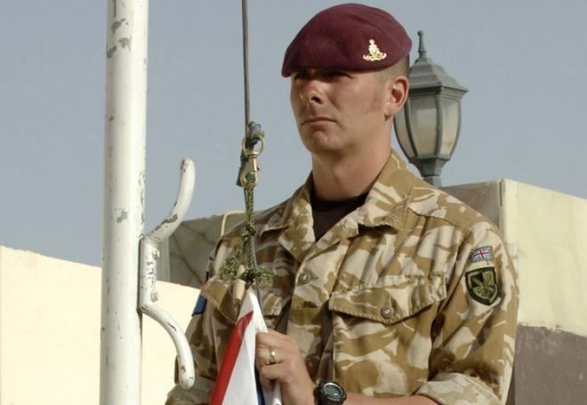 5 KURUL TARAFINDAN YNETLYOR  lkenin savunma politikalar ve silahl kuvvetlerin eitli ynleriyle idaresi, savunma bakanl bnyesindeki Savunma Konseyi, Kurmay Bakanlar Konseyi, Donanma Kurulu, Kara Kuvvetleri Kurulu ve Hava Kuvvetleri Kurulu gibi organlar tarafndan yrtlyor. Savunma bakan, bir ksm sivil ve asker kiilerden teekkl eden btn bu heyetlere bakanlk ediyor.