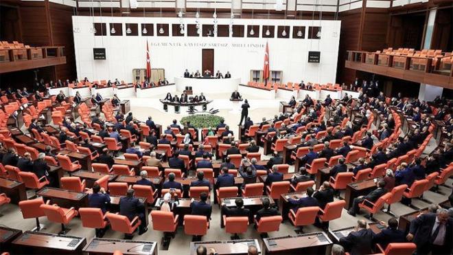 15 Temmuz darbe giriiminin ardndan Trkiye'nin nemli kurumlarna gvenin deerlendirildii ankete katlanlarn yzde 81.7'si Cumhurbakanl'na gvendiini syledi. Yzde 81'i TBMM'ye, yzde 78.1'i Babakan ve hkmete, yzde 61.6's muhalefete, yzde 65.5'i orduya, yzde 84.8'i polise, yzde 61.5'i yargya gvendiini belirtti.