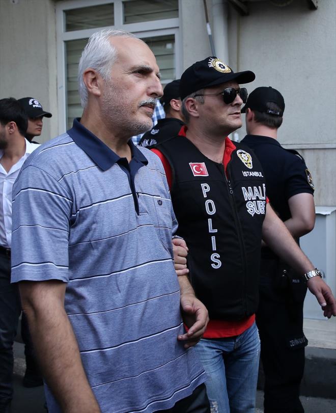 80 milyon vatan evlad, 24 saat 'FET terr rgt' diye barsa bam bir santim ne emem. Bu leke de benim stmde durmaz. FET terr rgt ile dier terr rgtlerini lanetliyorum.