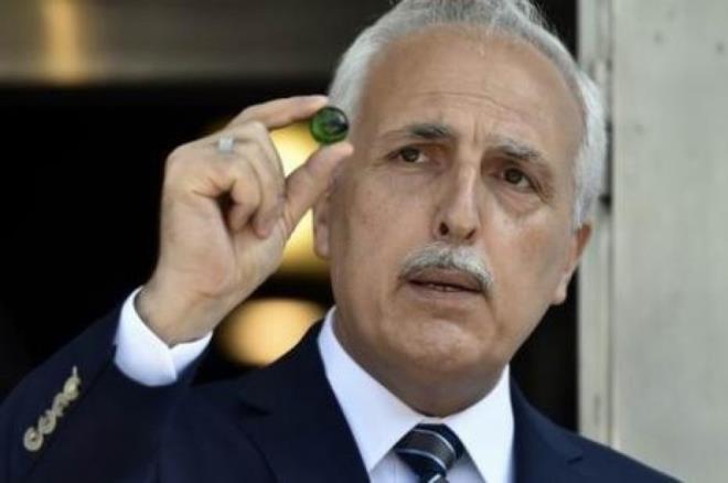 Fetullah Glen ile tek grmemiz budur. ok ksadr. "Bana gndermi olduunuz gemi olsun dilekleriniz aldm. Teekkr ederim" dedi. Ben de tekrar gemi olsun dileimi ilettim. Bunun dnda grmede, bakaca bir husus olmamtr. Benim de bir talebim olmamtr" dedi.