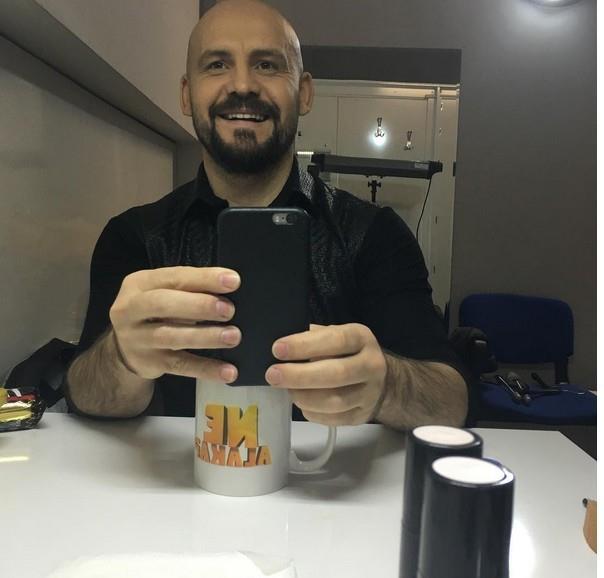 Bu manada iinde bulunduum durumun bir hata olduunu kabullenmem ile birlikte, son zamanlardaki oluan rgtsel yapnn ve getirdiklerinin rahatszln yaam ve yaanan 15 Temmuz gecesi Fettullah Glen Terr rgt tarafndan yaplan darbe giriiminden sonra benim de herkes gibi fikrim deimitir ve Ankara Kzlay Meydanna kp bu hain terr rgtn lanetlemi ve kendi sosyal medya hesaplarmdan da rgtle ilgili grlerimi bildirmiimdir. (Biraz aratrlnca grlecektir)...    Gemite bir oumuzunda yaad zere manevi duygularmn kullanlarak kandrlm olmann zntsn yaamaktaym.