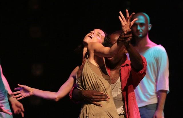 Terazi<br>    Diplomat, dans, sat danman, host, delege, seyahat acentas, mfetti.