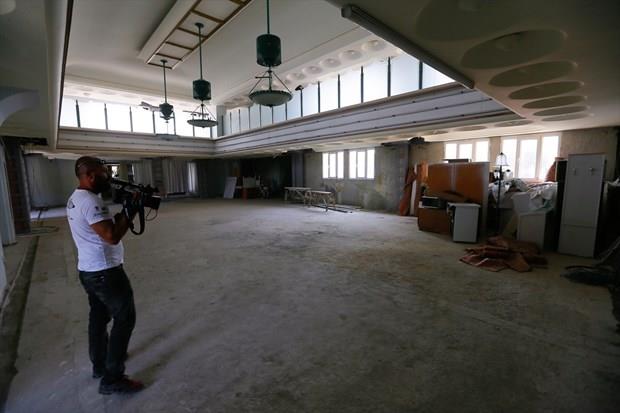 FET'nn darbe giriiminin ardndan rgtle balantl olduu gerekesiyle kapatlan Yamanlar zel Fen ve Anadolu Lisesinin bulunduu yerlekede, cami ile yemekhane arasnda gizli bir geit bulunduu ortaya kt.