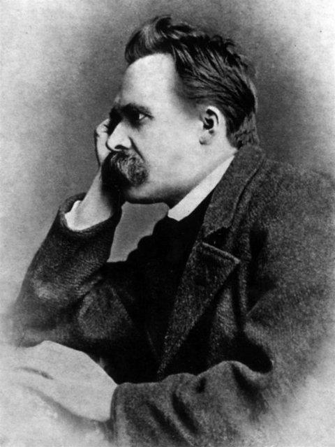 Nietzsche<p>  Hibir nehir kendi bana byk ve zengin deildir. Birok yan kolu kendine balayarak devam etmek, onu byk ve zengin yapar. Tm byk ruhlar da byledir.