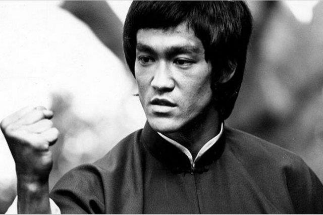 Bruce Lee<p>  Bu dnyada gerekten her ey &#8216;karlkl&#8217;; daha ok alarak daha fazla kazan, daha az alarak daha az kazan elde ediyorsunuz.