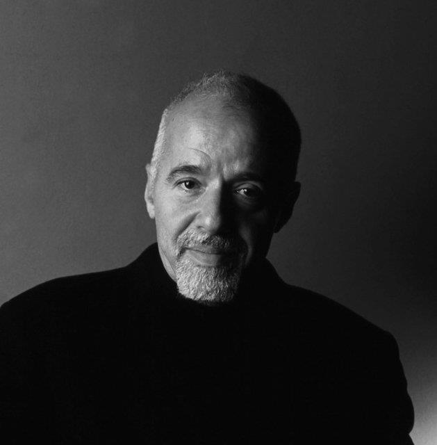 Paulo Coelho<p>  elikilerinizi kabul etmeli ve onlarla yaamay renmelisiniz. Yoksa asla deimeyen bir beton kalbna dnersiniz.