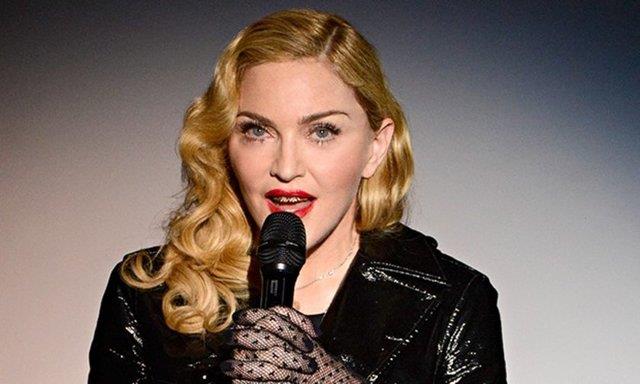 Madonna<p>  Kendimi korkmadan ifade edebilmemin en nemli nedeni bence annemi erken yata kaybetmi olmamd. Kadnlar genellikle itaatkr ve pasif olacak ekilde yetitiriliyor&#8230;