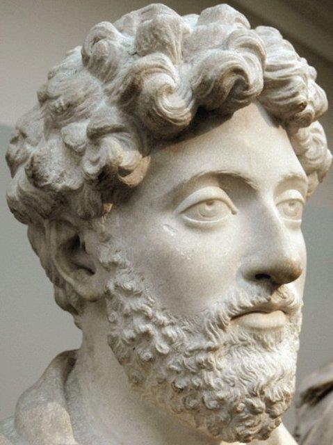 Marcus Aurelius  <p>lkelerin uygulamasnda, bir gladyatre deil, boksre benzemeye al. Gladyatr kulland klc brakr, sonra gene alr.