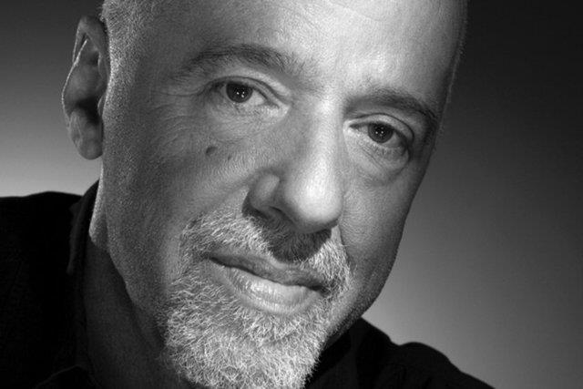 Paulo Coelho<p>  Bir algnn telleri srekli gerginse akort bozulur. Btn zamann kendini savaa hazrlayarak geiren bir sava, arpma srasnda iinden gelerek davranamaz.