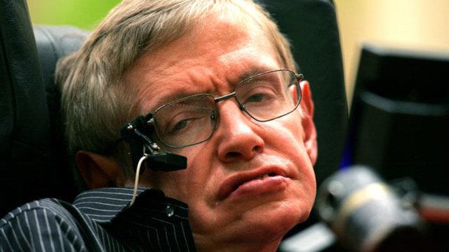 Stephen Hawking<p>  Engelli olmak, muhtemelen senin hatan olmayabilir. te yandan, dnyay sulamak ve insanlarn sana acmalarn beklemek bir fayda getirmez.