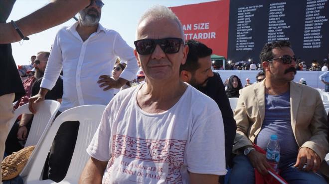 Zafer Algz : "Trkiye hala o ihtilalin sanclarn ekerken, yetmezmi gibi 15 Temmuz'da talihsiz bir olay yaad. Birok insanmz, polisimiz, askerimiz ld. Umarm bugnk bu bulumadan sonra hibir siyasi parti, ayrm gzetmeksizin Trkiye'nin ayaa kalkmas iin milletle el ele verir. Nfusunun yzde altm gen olan Trkiye Cumhuriyeti'nin ok daha iyi yerlere geleceine inanyorum. Buradaki bu birlik bana bu umudu veriyor."