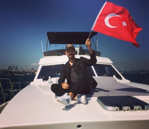 GKHAN ZEN    "Sen ben yok. TRKIYE var"