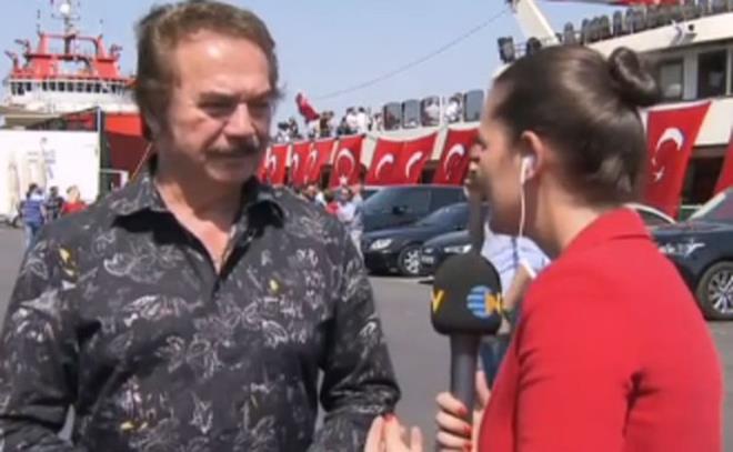 ORHAN GENCEBAY: BU BR RYA GB    <br>Orhan Gencebay, &#8220;Tm Trkiye&#8217;nin yrei ayn duyguyla arpyor. Muhalefet ve iktidar, hepimiz ayn duyguda birleiyoruz. Bu bir rya gibi ama demek olabiliyormu, bunu bUgn gsteriyoruz. Bu birliktelik iin tm liderlere teekkr ediyorum&#8221; dedi.