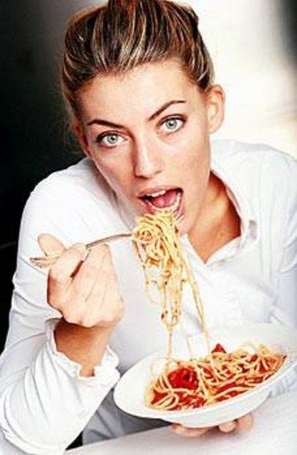 Sindirim kadnlarda erkeklerden daha ar iliyor ve ya ilerledike de sistem yavalyor.