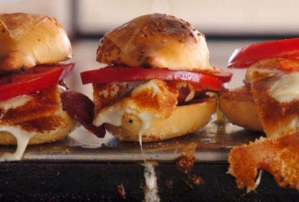 Ancak srekli ar, ok ve yal yemeye devam edersek kilo alyoruz.