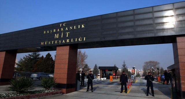 Selvi, darbe giriimini enitesinden rendiini syleyen Erdoan'n "stihbarat zafiyeti var" eklindeki szlerine ilikin olarak, unu belirtti: