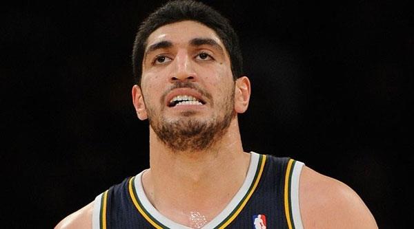 Enes Kanter, 70 milyon dolar cebe indirip ponpon kzlarla alem yapp sonra da 'sahabeler direnin kardelerim' diyor. Bunlar kucaa oturmu, siyonizme hizmet ediyorlar" eklinde konutu.